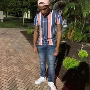 Meet your Posher, Lorenzo